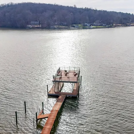 Holiday home Du - Lakefront Retreat