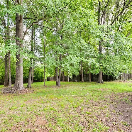 Holiday home 7 Mi To Truliant Amphitheater! Bring Your Pup Charlotte