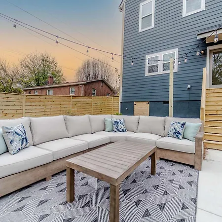 New Listing! 3br With King And Fenced In Yard * Charlotte