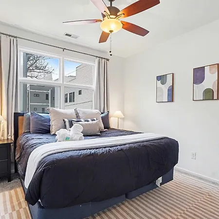 Holiday home New! Minutes To Uptown Clt W King