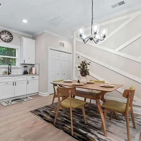 Away Near Uptown & Airport With Fenced Yard Charlotte