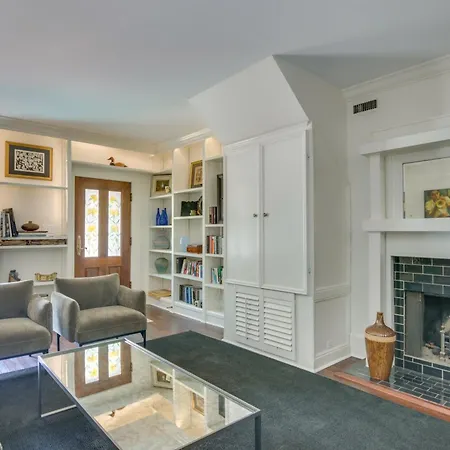Walk To Dtwn! Historic & Elegant Gem In Holiday home *
