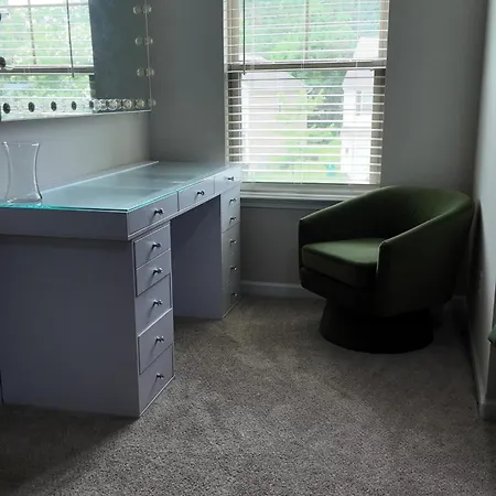 Holiday home Modern Near Uptown *