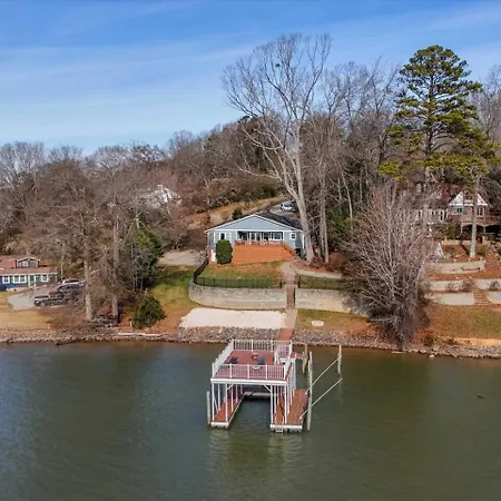 Du - Lakefront Retreat Charlotte
