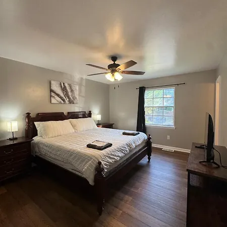 4 Bedroom Townhome - New 2026 * Charlotte