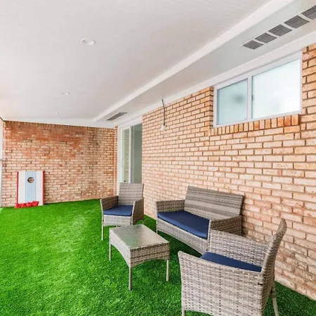 Escape W/ Spacious Yard Holiday home