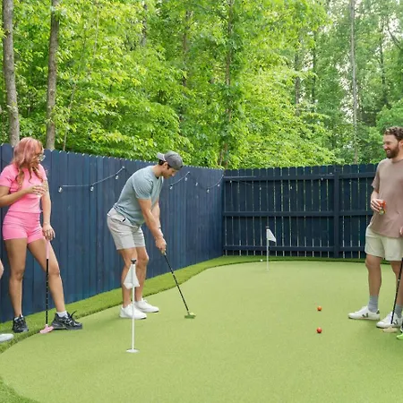 New! Hottub+pickleball+gameroom+movies+golf+games Holiday home *