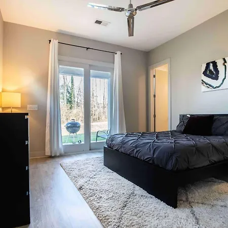 Holiday home Family-friendly 4br W Bunk Beds & Outdoor Grill Charlotte