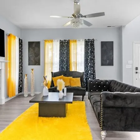 New Near Motor Speedway, Concord Mills And Uncc Holiday home