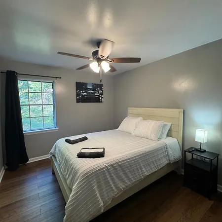 4 Bedroom Townhome - New 2026 Villa Charlotte