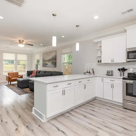 New Listing! Sleeps 11 - Fenced In Backyard *