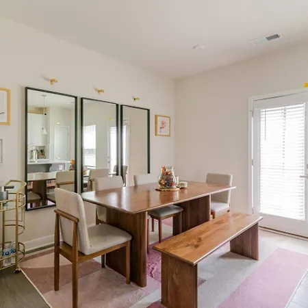 Homestay Private In Modern Townhome Charlotte