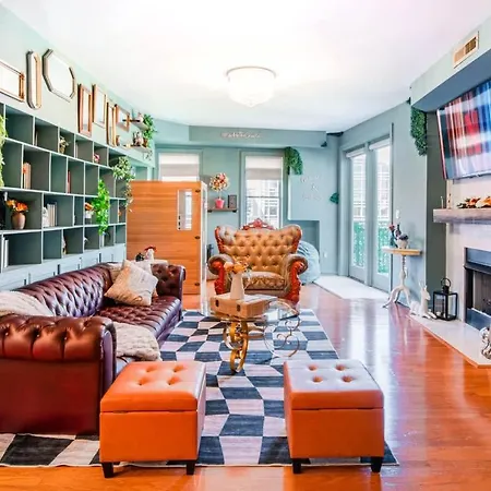 Holiday home Alice & Wonderland Wellness Themed Uptown Spot Charlotte