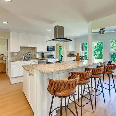 Hot Tub, Dock, Game Room! Stunning Wylie Charlotte