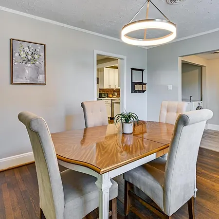 Prime Location Near Center Holiday home Charlotte