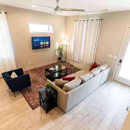 Holiday home Family-friendly 4br W Bunk Beds & Outdoor Grill Charlotte
