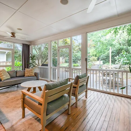 The Ultimate Escape - Midwood Hideaway With Hot Tub, Peloton, Games * Charlotte