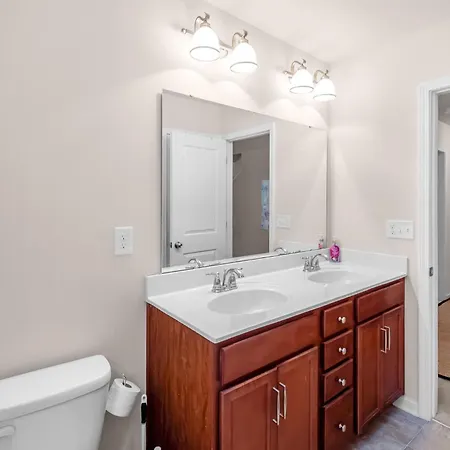 Holiday home Peaceful 3br House With Ac Charlotte