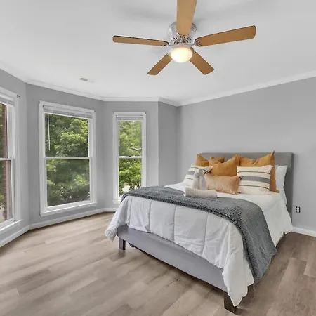King Bed - Large Yard - Near Uncc - Concord Mills Charlotte