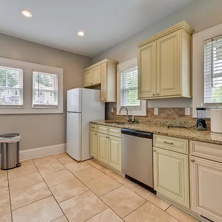 Prime Retreat 1 Mi To Uptown! Holiday home Charlotte