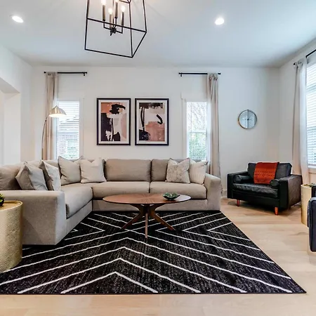 New Listing! 3br With King And Fenced In Yard