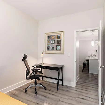 Holiday home New Listing! Sleeps 11 - Fenced In Backyard