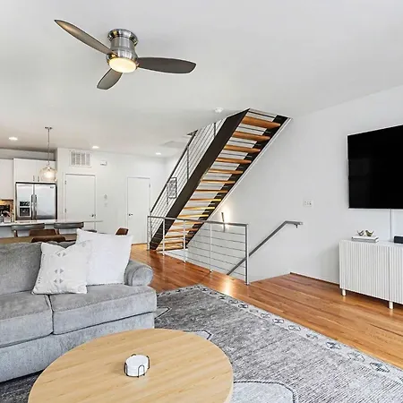 Holiday home New! Minutes To Uptown Clt W King *