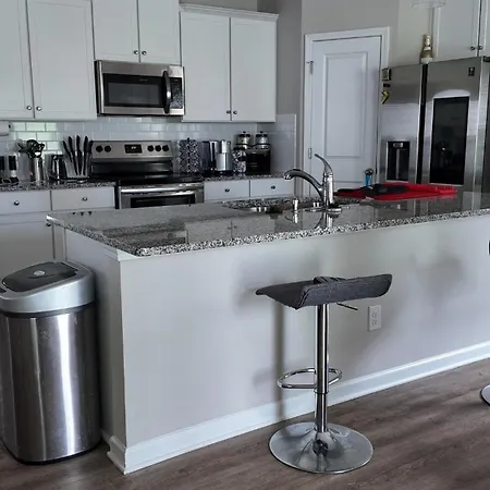 Modern Near Uptown Holiday home