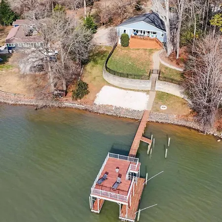 Du - Lakefront Retreat Holiday home