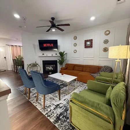 Luxe 3br 1 King 1 Queen Near Uncc & Concord Mills Holiday home Charlotte
