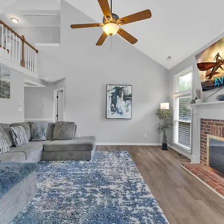 King Bed - Large Yard - Near Uncc - Concord Mills