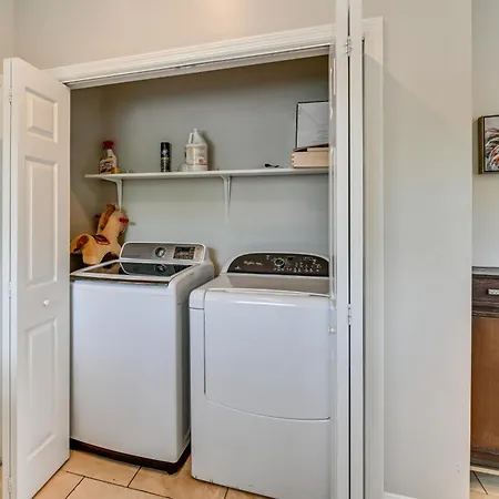 Holiday home Prime Retreat 1 Mi To Uptown! *