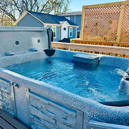 Radiant Urban Vacation Sanctuary Near Catawba River In North Carolina * Charlotte