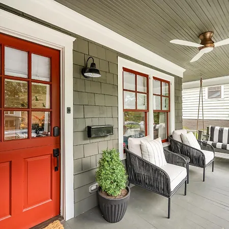Holiday home The Ultimate Escape - Midwood Hideaway With Hot Tub, Peloton, Games Charlotte