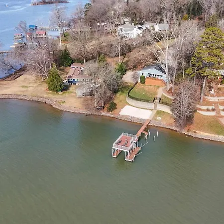 Du - Lakefront Retreat * Charlotte