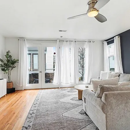 New! Minutes To Uptown Clt W King Holiday home *