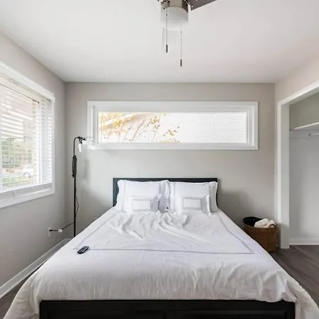 Escape W/ Spacious Yard Holiday home *