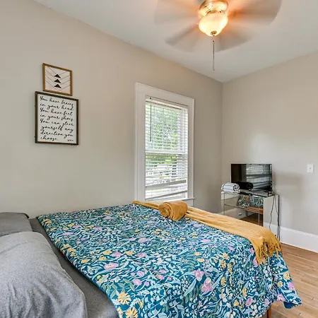 Prime Retreat 1 Mi To Uptown! Holiday home *