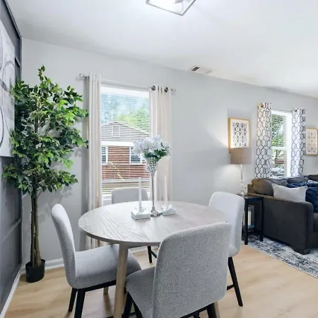 Uptown 3br Oasis - Ice Bath, Firepit, Private Yard Charlotte
