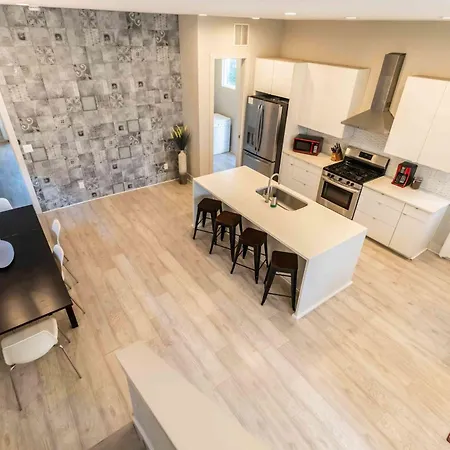 Holiday home Family-friendly 4br W Bunk Beds & Outdoor Grill *