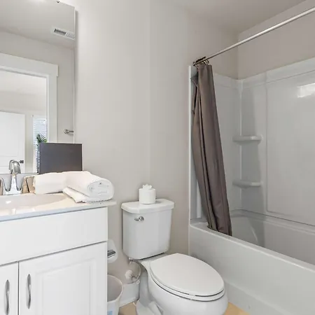 3br Townhouse King Bed Rooftop Uptown Clt *
