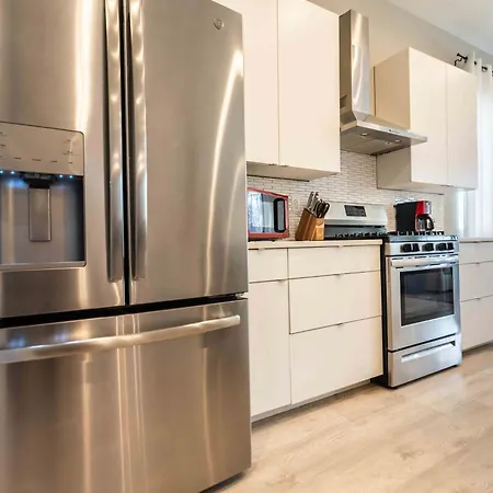 Holiday home Family-friendly 4br W Bunk Beds & Outdoor Grill *