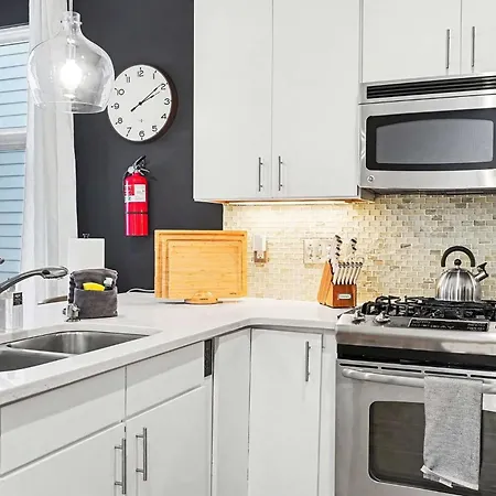 New! Minutes To Uptown Clt W King Holiday home *