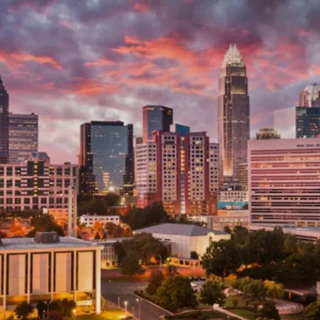 Holiday home Near Uptown & Minutes To Hospital, Free Wi-fi, Coffee & Gym Charlotte