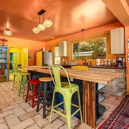 Holiday home Bohobagh A Vibrant Experience Fully Fenced And Gated For Privacy *