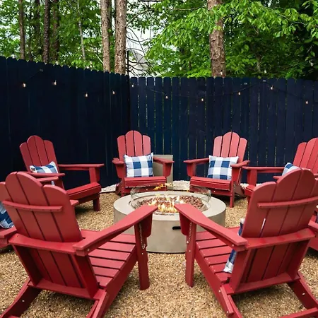 Holiday home New! Hottub+pickleball+gameroom+movies+golf+games *