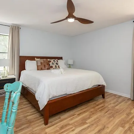 Cozy Single-story Near Pineville Hospital, Games Holiday home Charlotte