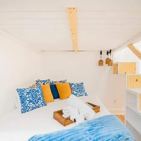 Teeni Santorini Rooftop Lounge Sauna & Hot Tub *