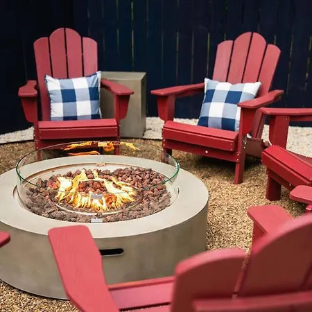 Holiday home New! Hottub+pickleball+gameroom+movies+golf+games Charlotte