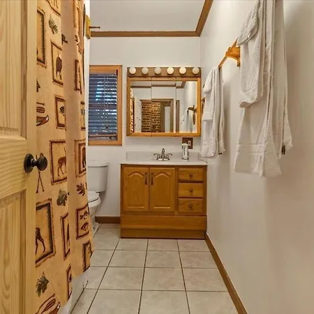 Homestay Waterfront Cottage, Fiery Sunsets *
